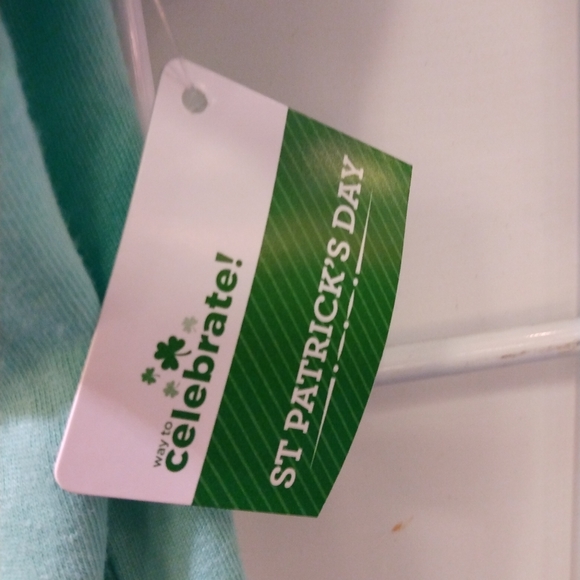 NWT π¦πͺ
Unicorn St Patrick's Day T-shirt π Size M - Picture 5 of 5